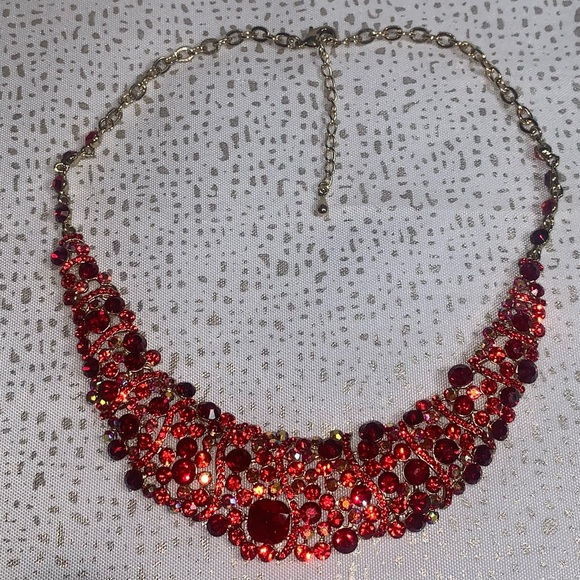 Red Rhinestones Statement Necklace and Earrings Set Fancy Gold Plated Jewelry - Picture 6 of 8